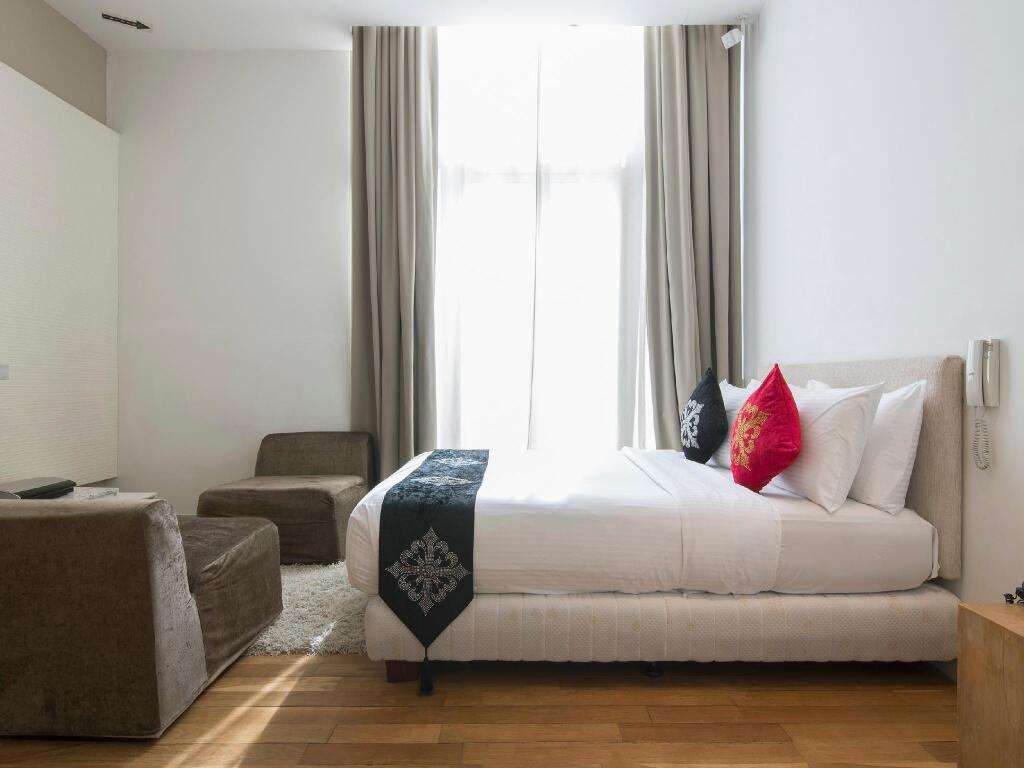 Golden Triangle Suites By Mondo