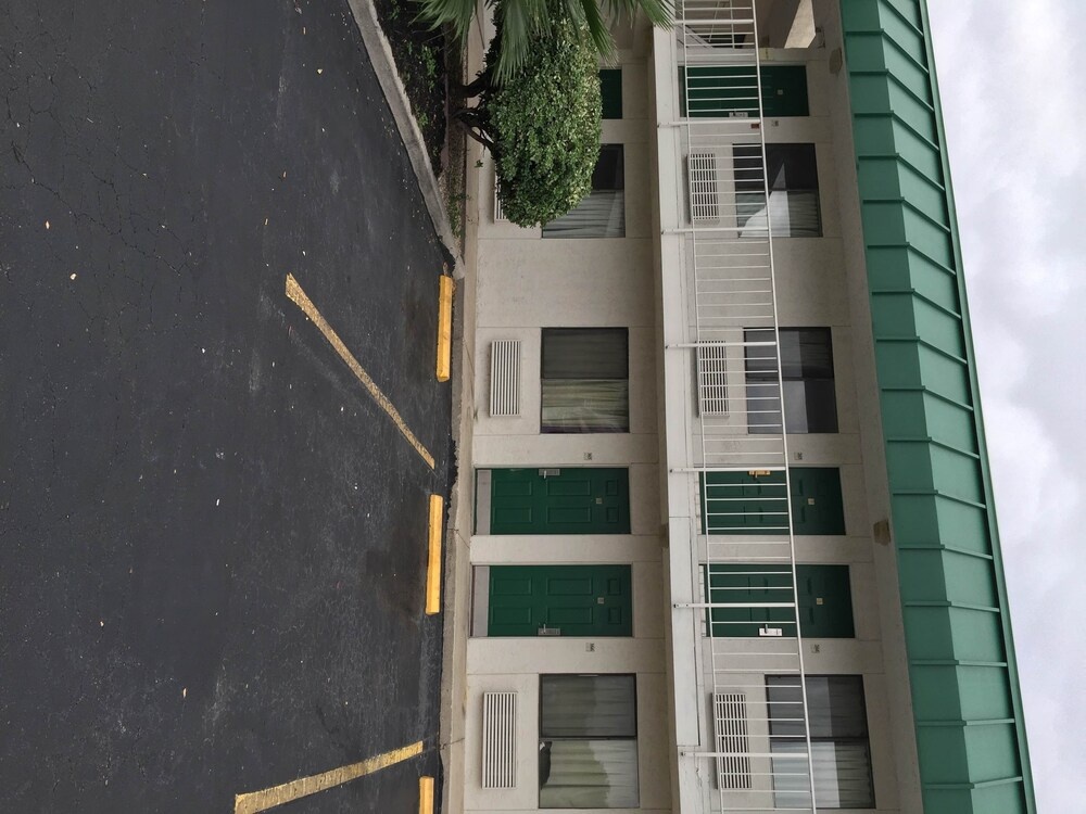 Q Lodging