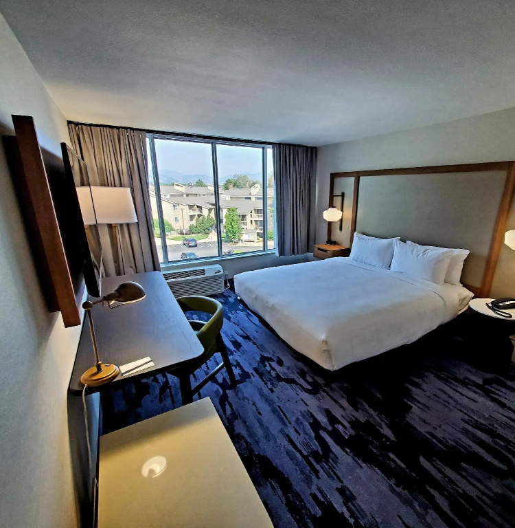 Standard Double room with city view (full double bed)