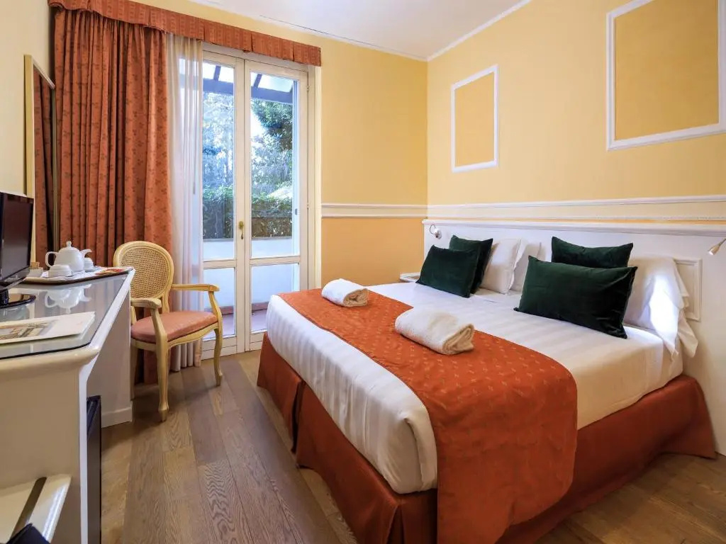 Standard Double room (full double bed)