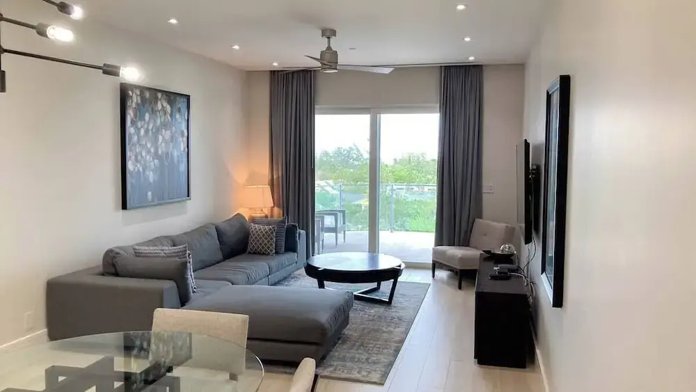 2 Bedrooms Luxury Apartment with partial ocean view