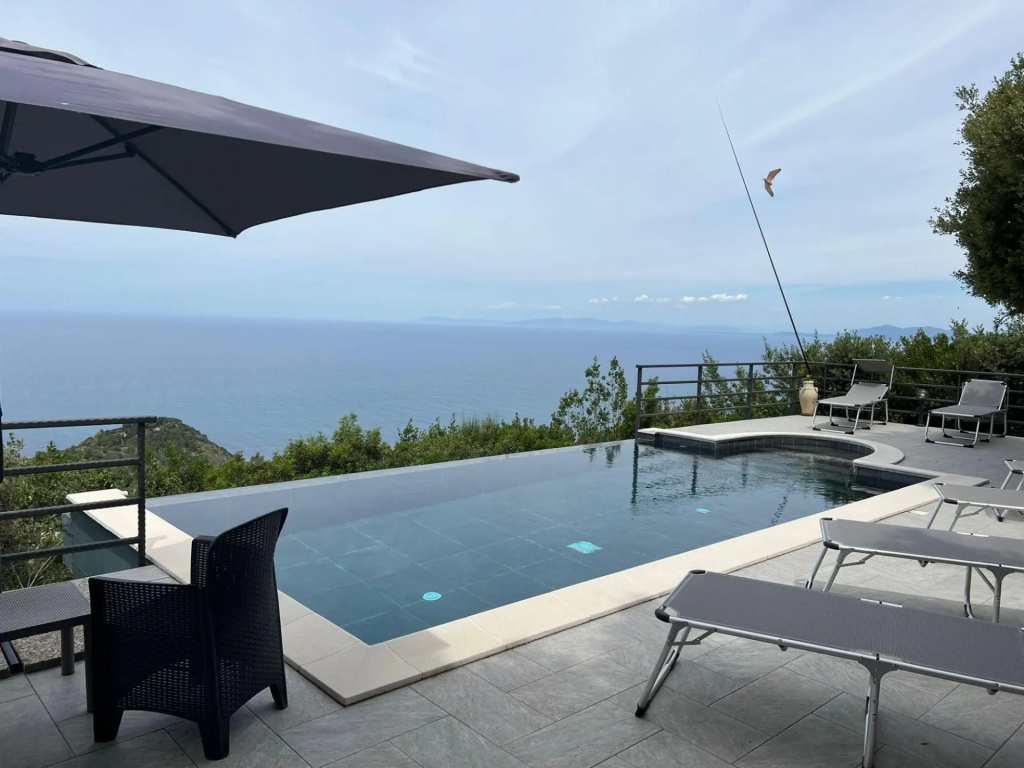 Villa degli Olivastri in Cala moresca for relaxation and tranquillity.-Villa Cala Moresca