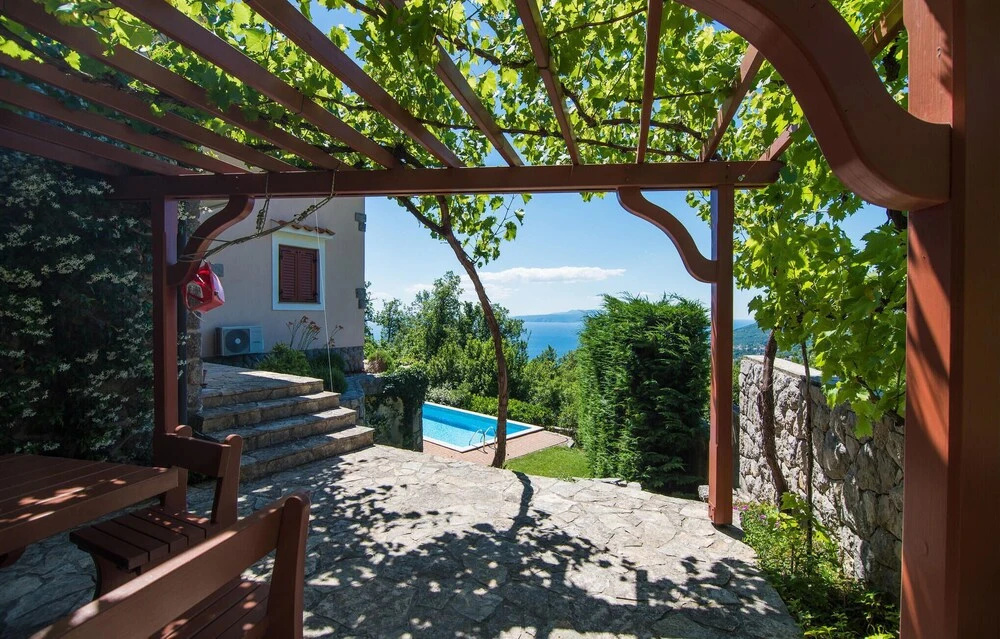 Stunning Home in Icici With Sauna, Wifi and 4 Bedrooms