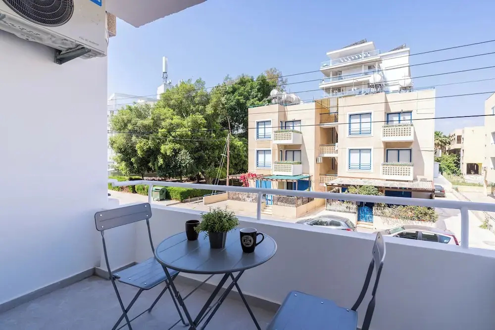 Hazel 2-BR Apt. & Balcony in Larnaca
