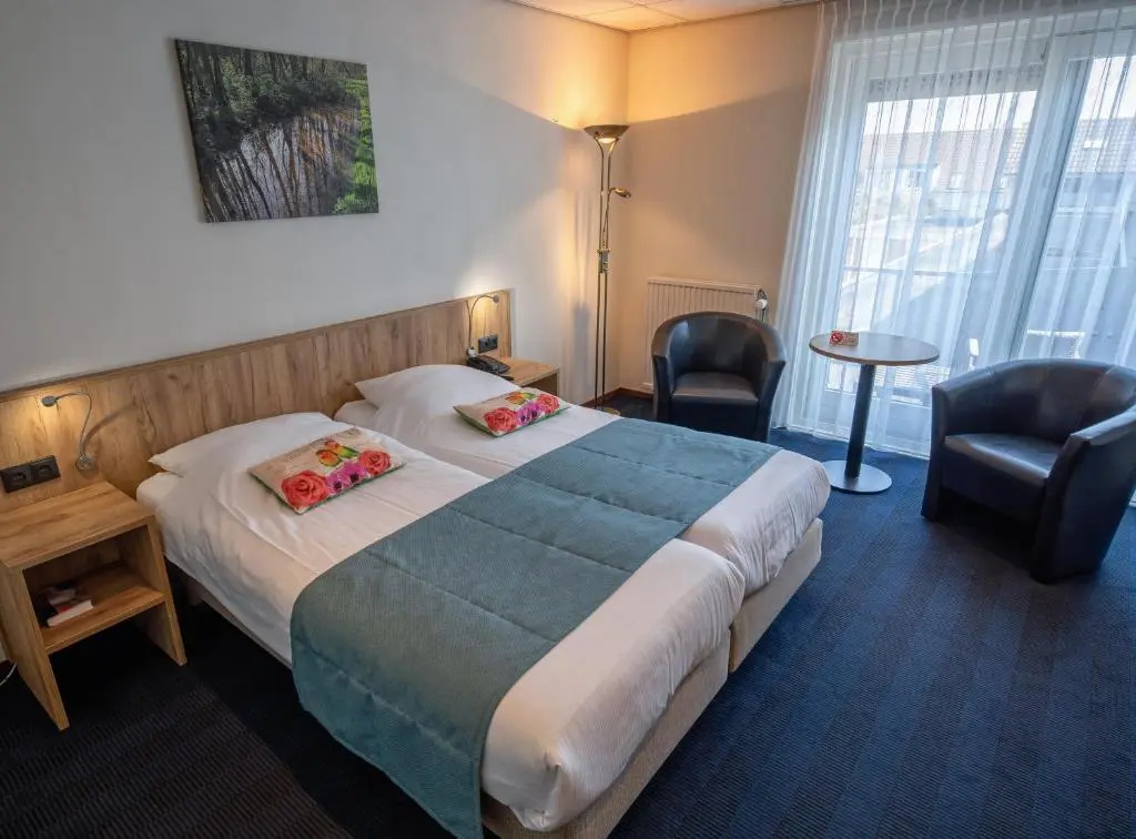 Standard Double room with balcony (full double bed)