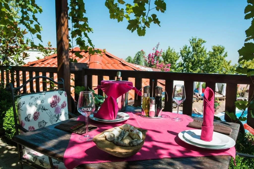 Balcony & Terrace