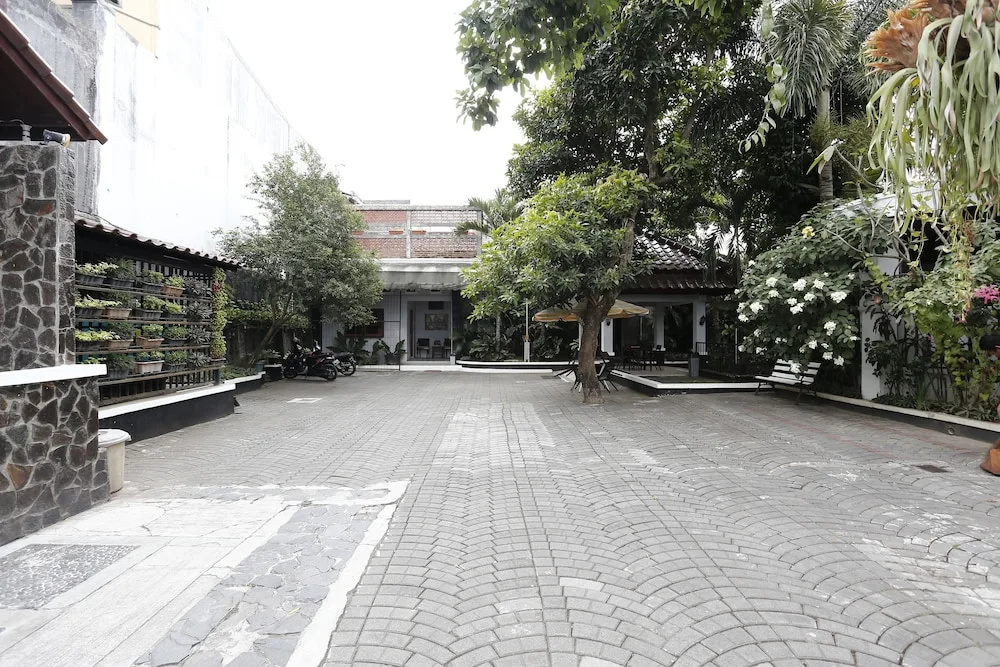 Reddoorz near Lempuyangan Station 2