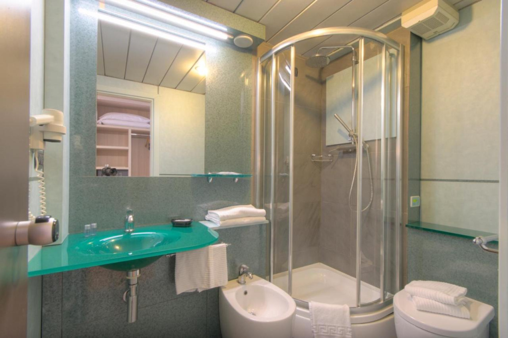Hotel photo 32