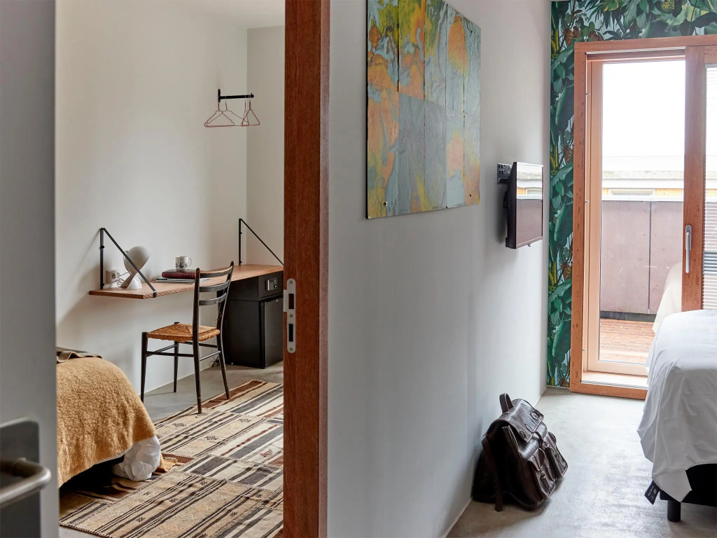 Standard Triple room with balcony