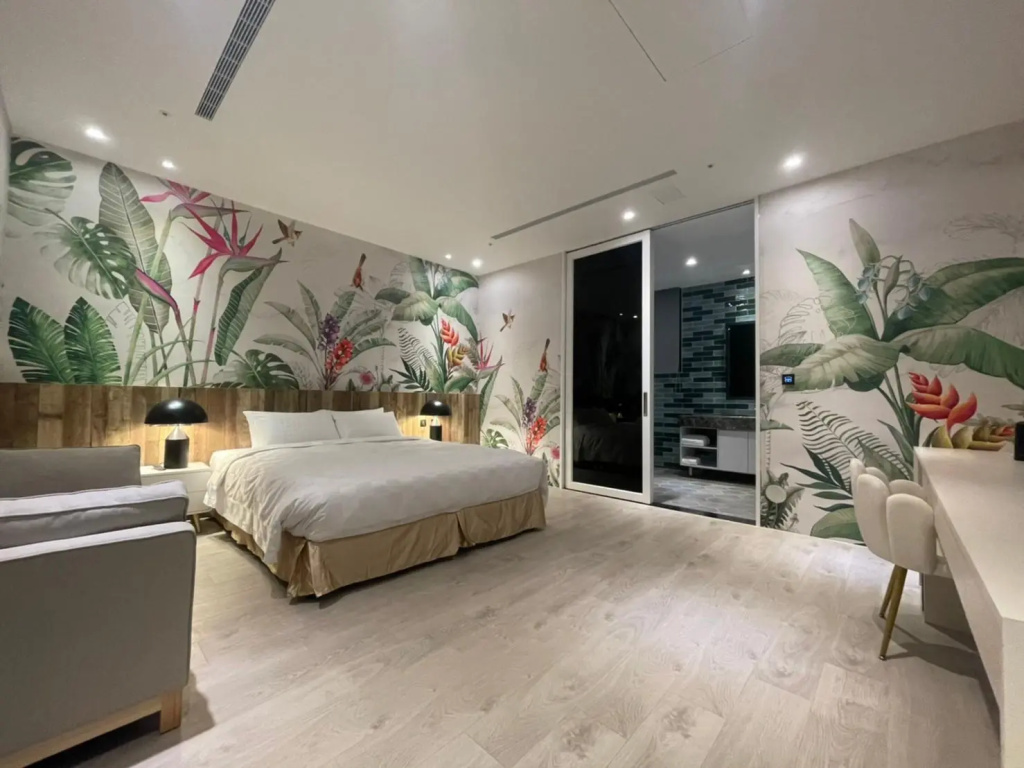 Business Double room (full double bed)