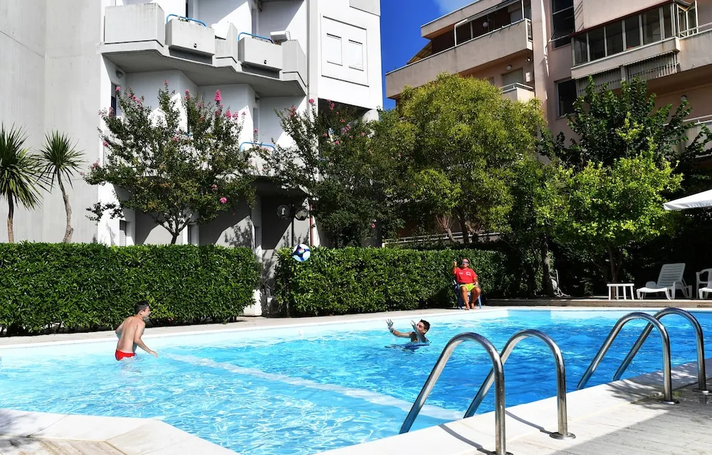Hotel photo 12