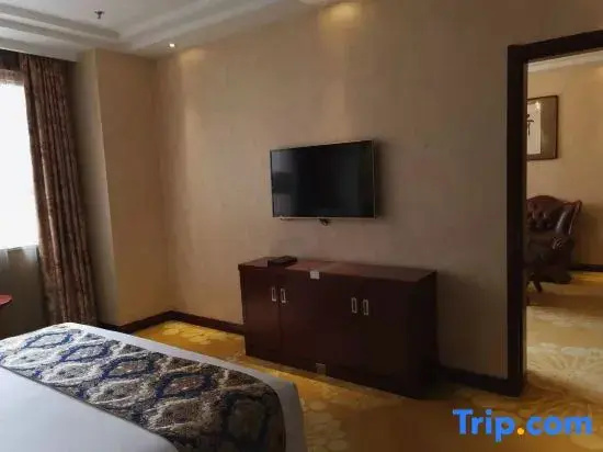 Deluxe Suite