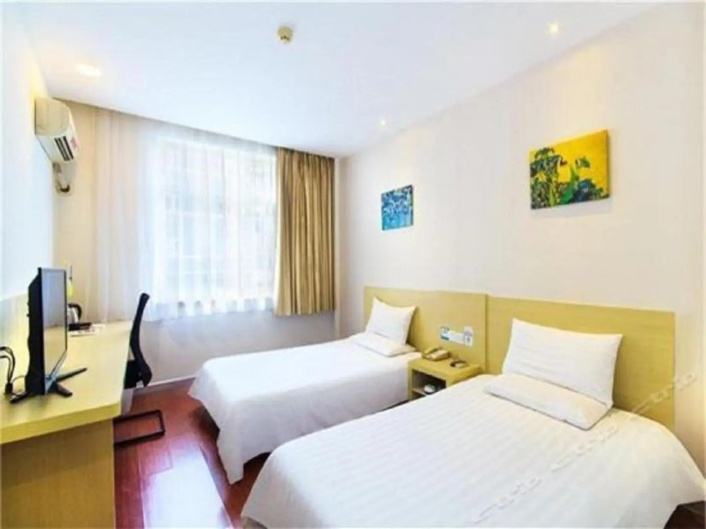 Standard Double room (twin beds)