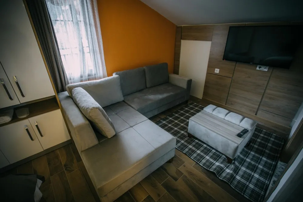 Deluxe Double Studio (full double bed)