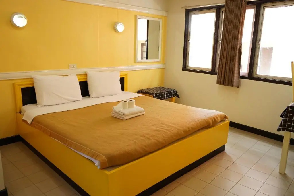 Double room (full double bed)