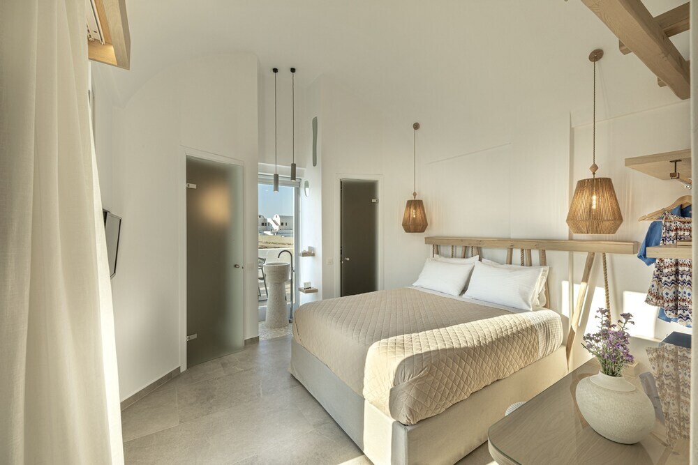 Alafropetra Luxury Suites 