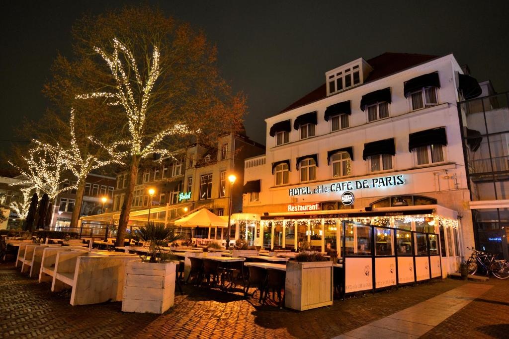 Hotel et le Café de Paris