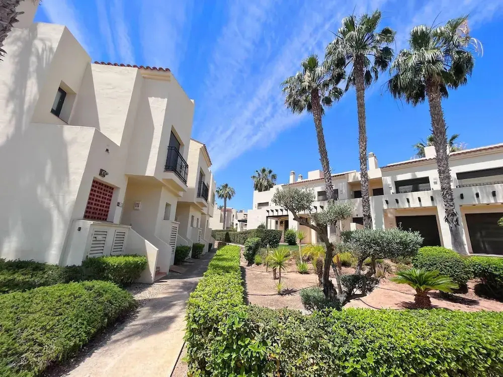 Casa Mila Roda Sleeps 4 With Pool