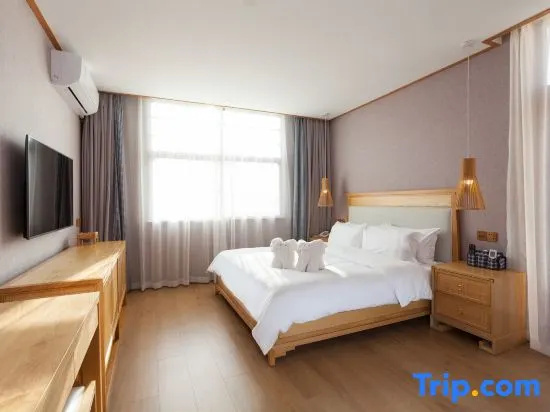 5 Bedrooms Villa