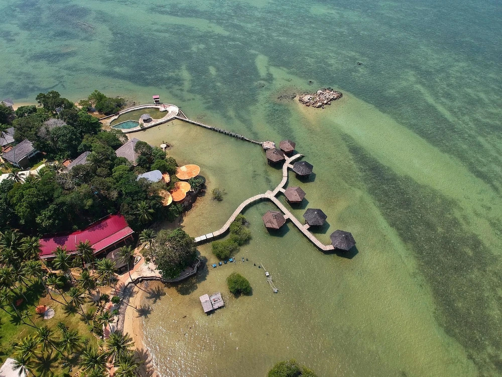 Beach & Waterfront