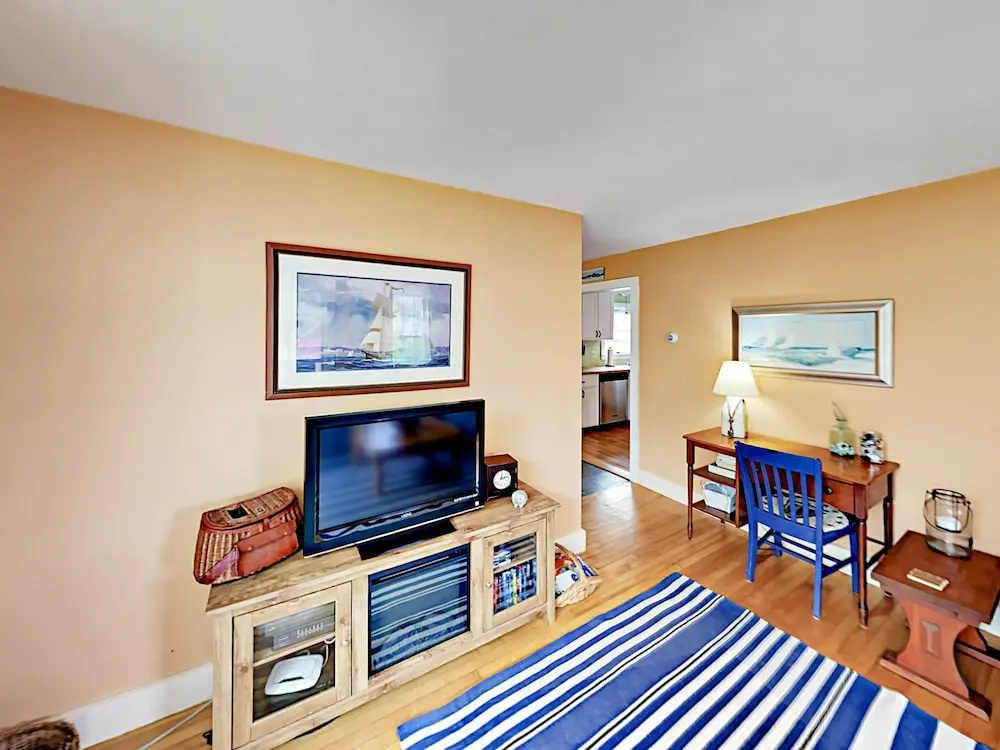 1 Tupper Rd House - 3 Br Home