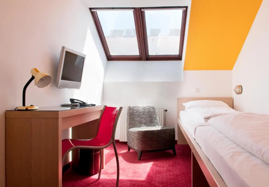 Economy Double room (twin beds)