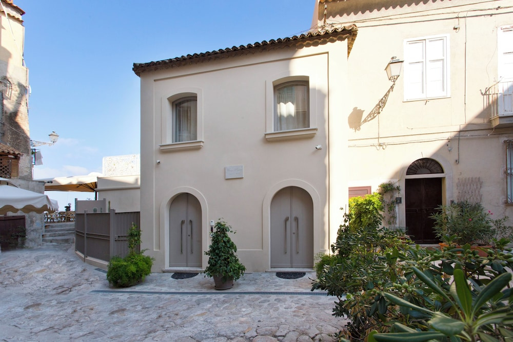 TROPEA VETERA LuxuryHome-Casa Forno1638