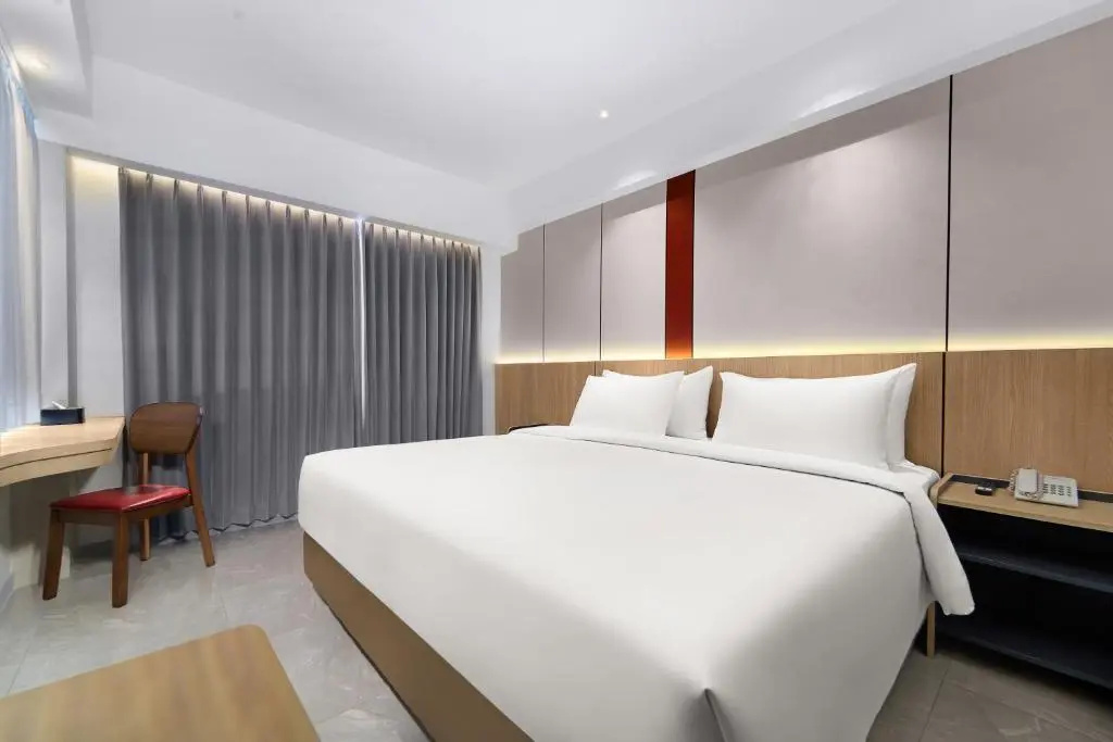 MAXONE Batam — 4
