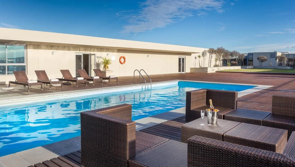 Lagoon Beach Hotel & Spa - Général