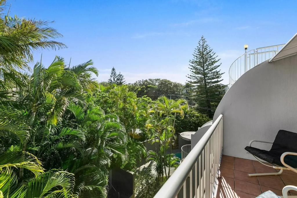 12 Cascades Top Floor Apartment In Prime Position