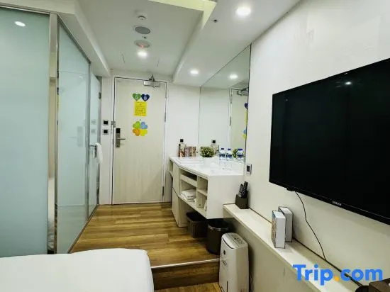 Superior Double room with city view (full double bed)