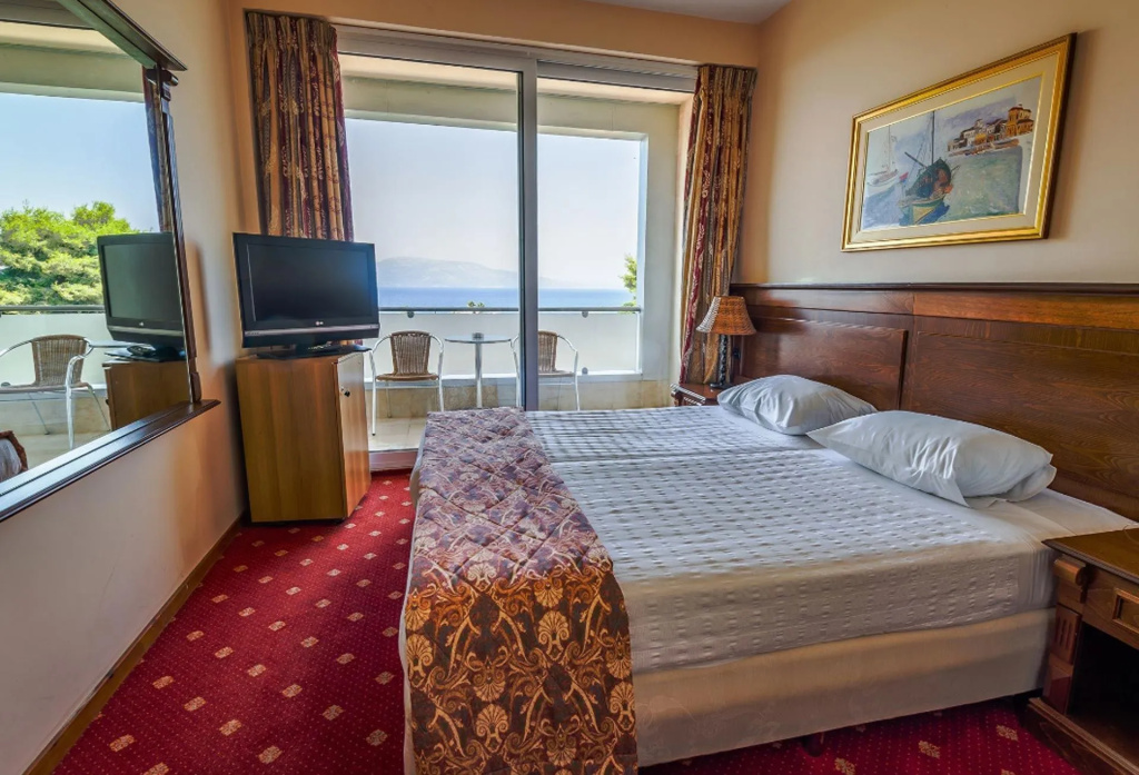 Standard Double room with sea view (full double bed)