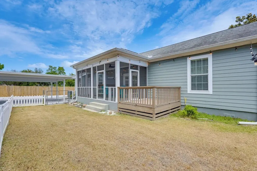 Dog-friendly Panama City Home 1 Mi to Powell Lake!