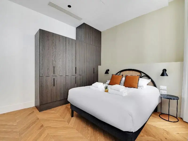 1 Bedroom Apartment