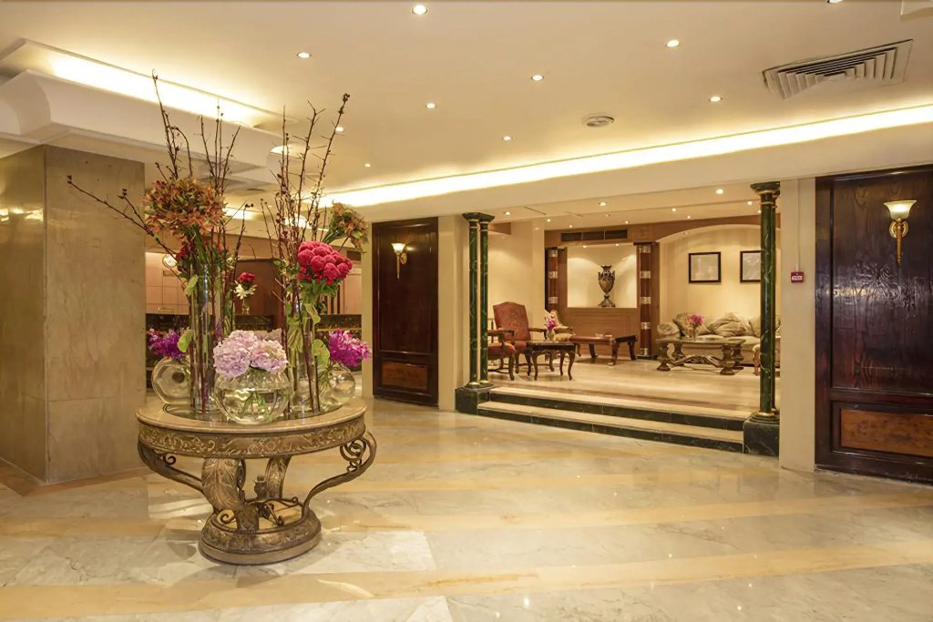 Lobby & Reception