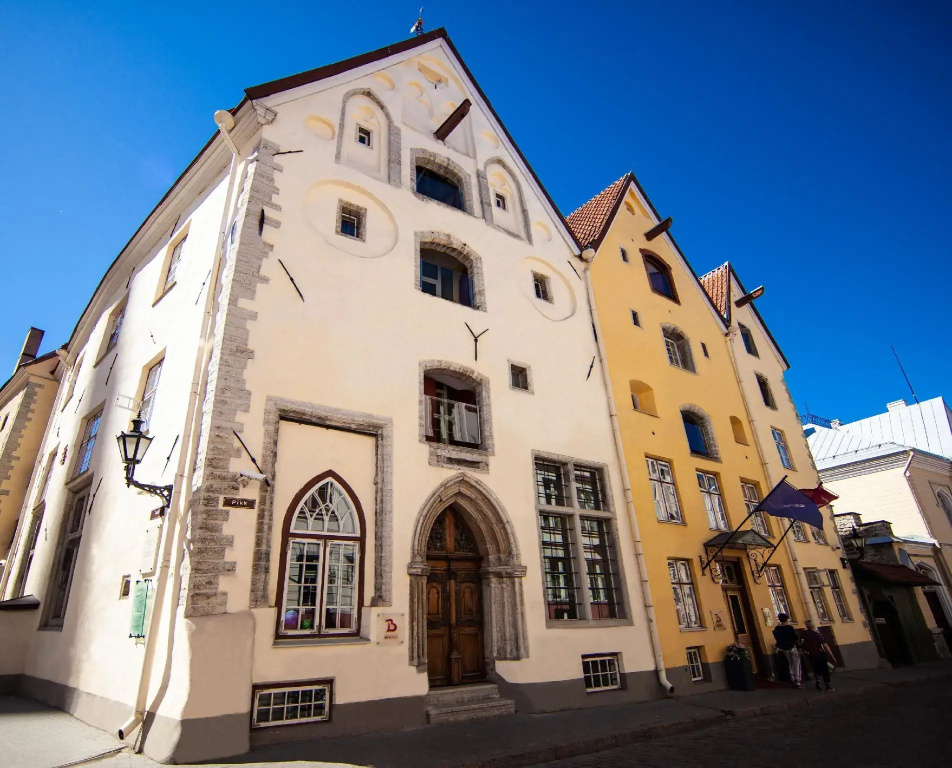 The Three Sisters Hotel