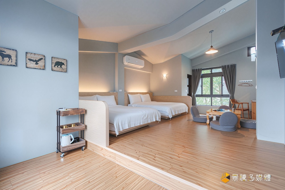 Standard Quadruple room with mountain view