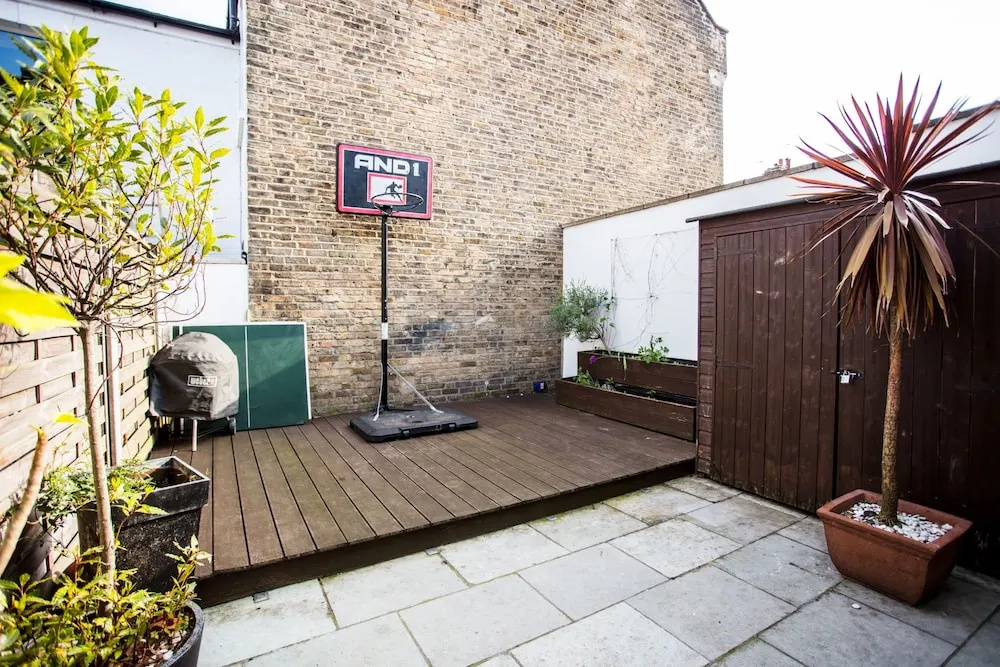 Wonderful 4 Bedroom Home In Kensal Rise