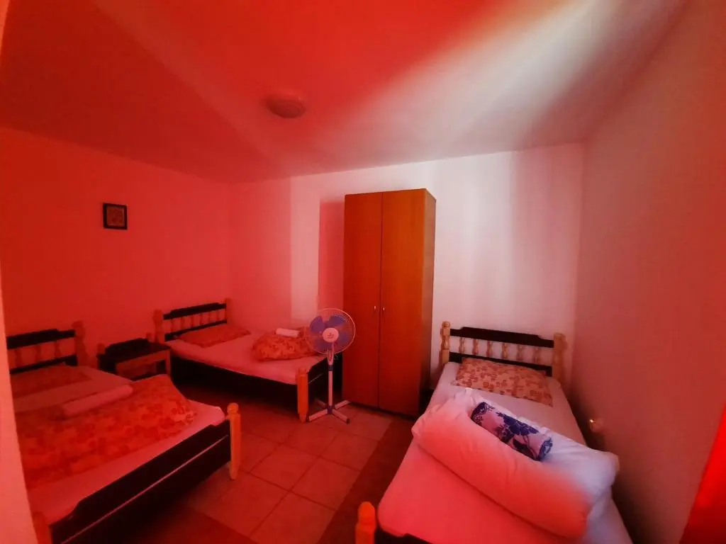 Economy room