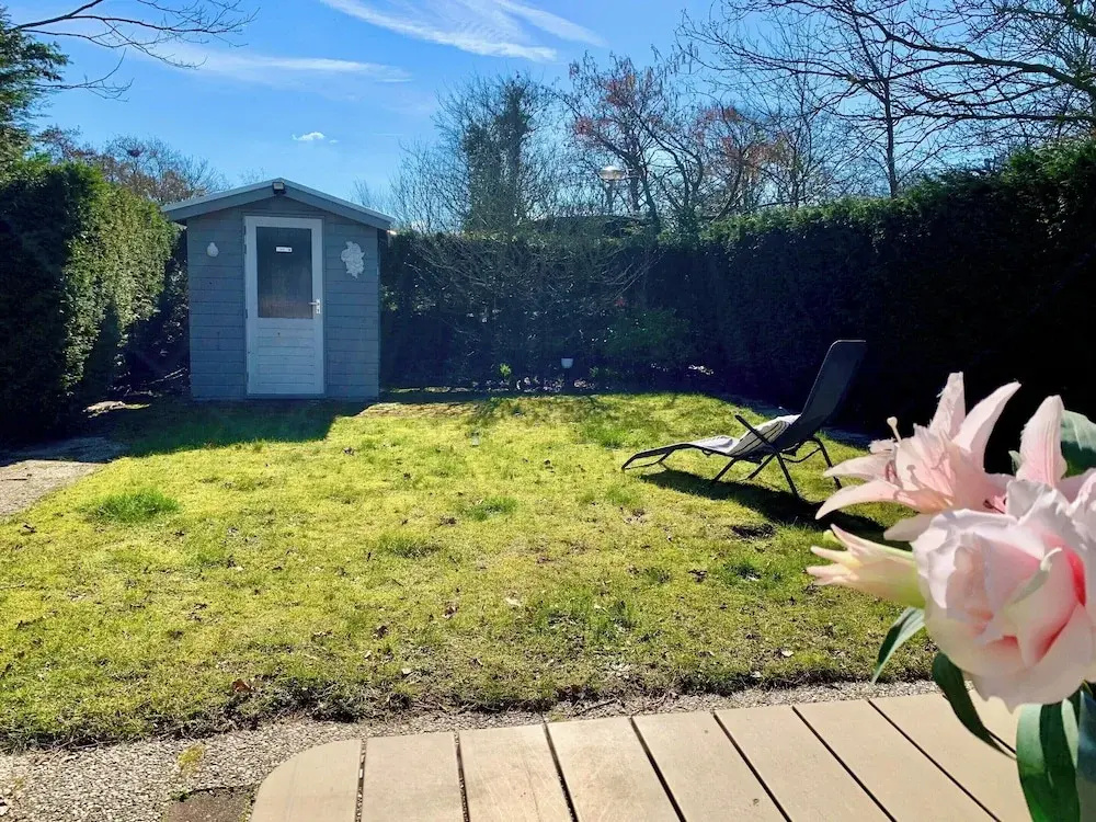 Bungalow Sint Maartenszee Near Sandy Beach