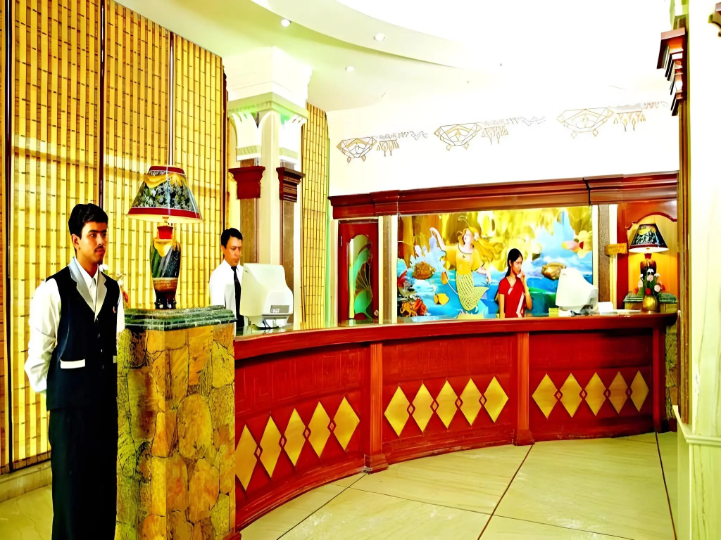 OYO 657 Hotel K C Cross Road — 2