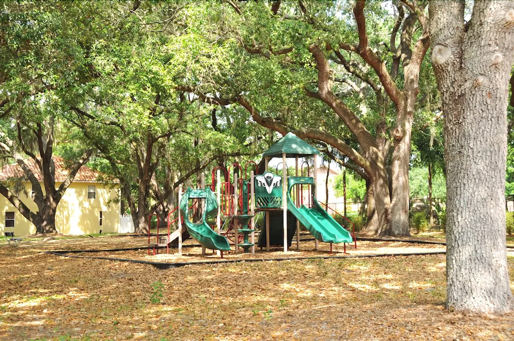 Paradise Cay #1 - 3 Bed 3 Baths Townhome