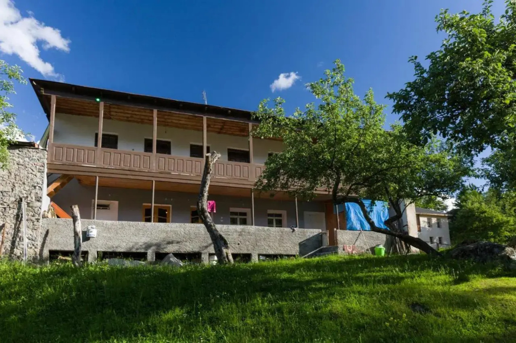 Mushkudiani Manor