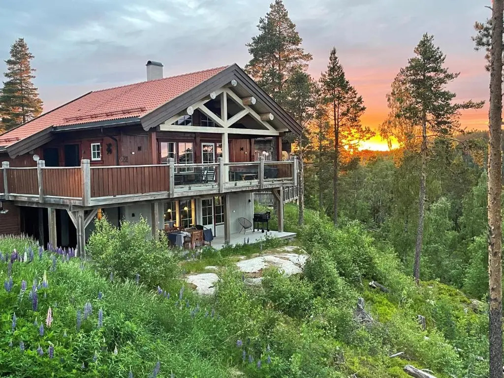 Apartment with mountain view