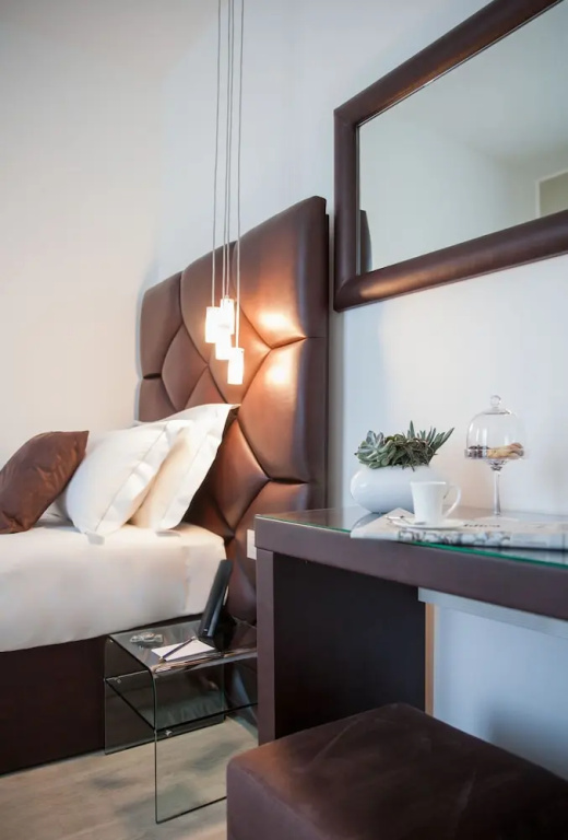 Deluxe Single room with partial view