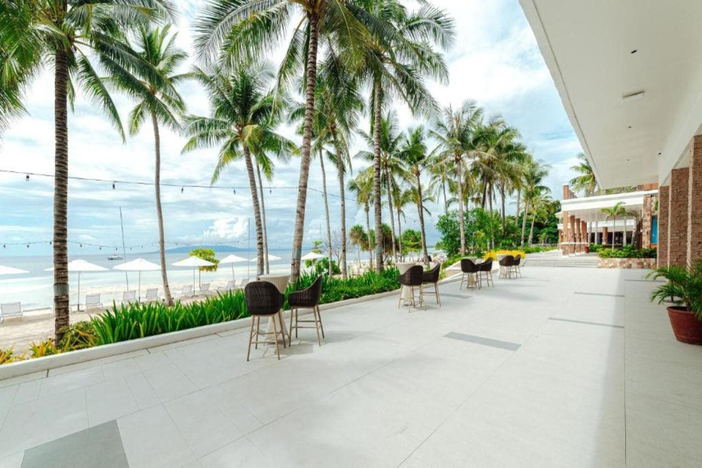 Beach & Waterfront