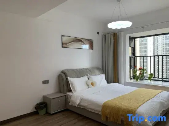 Qianzhan Homestay (Kunming Dian Chi Exhibition Center)