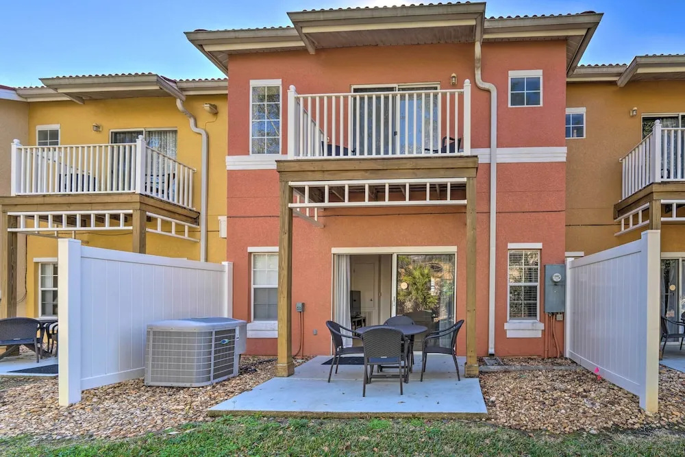 Patio + Pool Access: Townhome < 9 Mi to Disney!