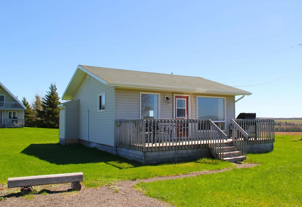 2 Bedrooms Standard Cottage with partial ocean view