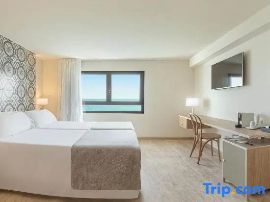 Standard room with partial sea view